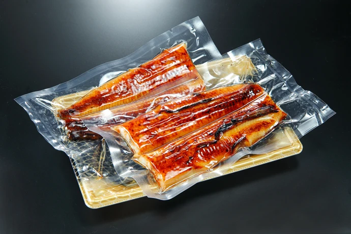 真空パックされたうなぎの蒲焼き
